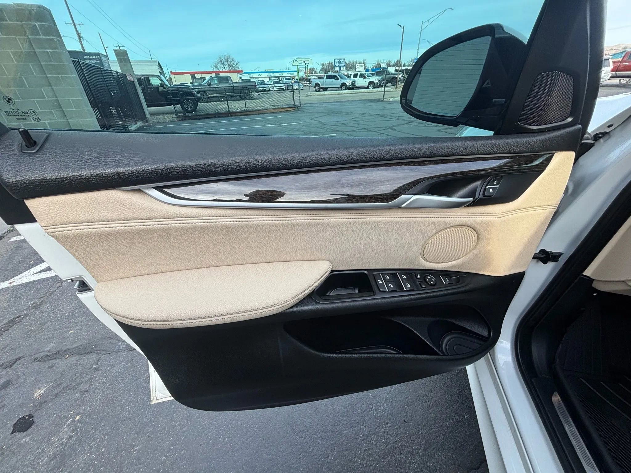 Used 2018 BMW X5 xDrive40e image 9