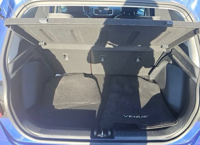 Used 2025 Hyundai Venue Limited FWD image 22
