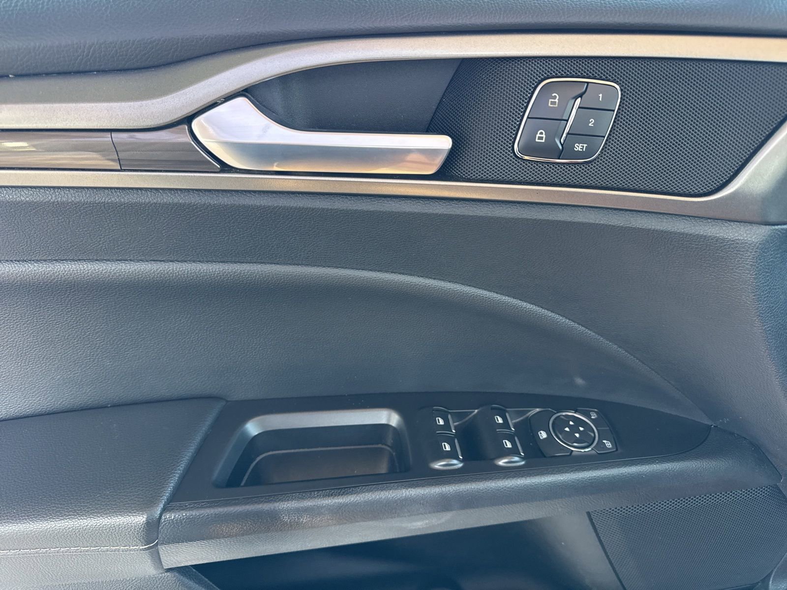 Certified 2018 Ford Fusion SE w/ Fusion SE Technology Package image 26