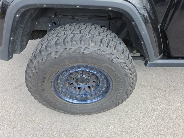 Used 2023 Jeep Gladiator Sport AWD/4WD image 32