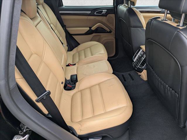 Used 2014 Porsche Cayenne Turbo image 19