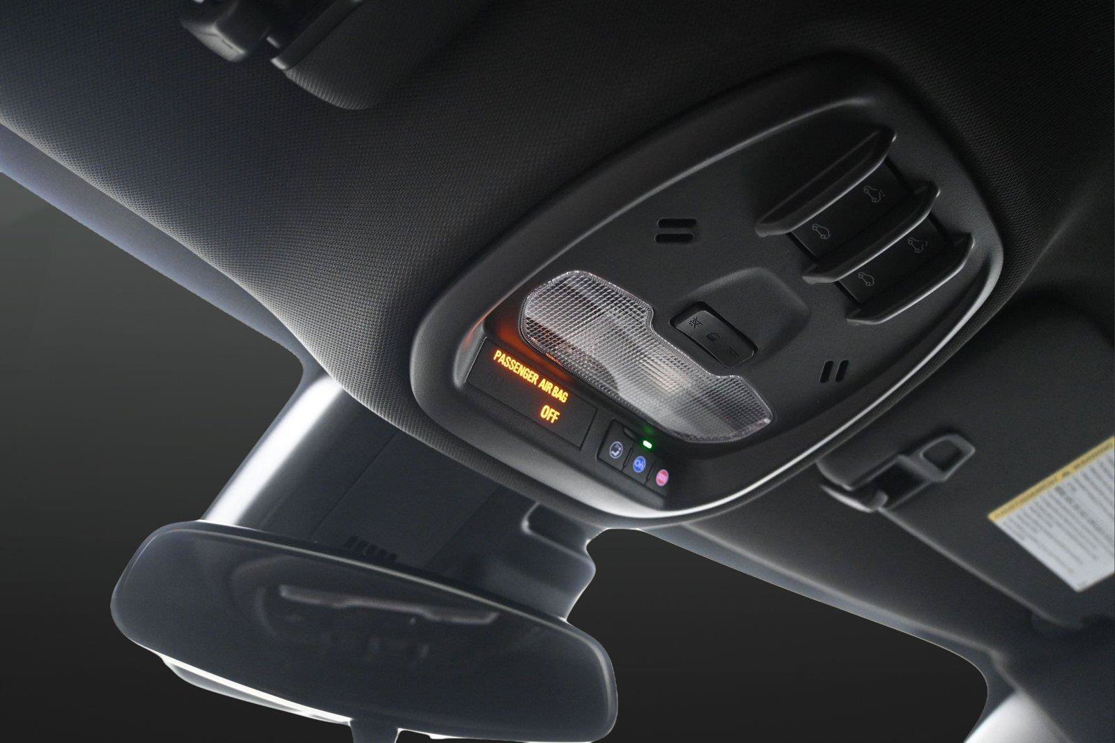 Used 2025 Chevrolet Trax RS w/ Sunroof Package FWD image 7