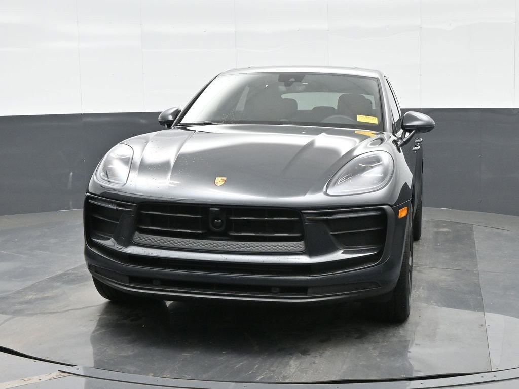 Certified 2023 Porsche Macan image 12