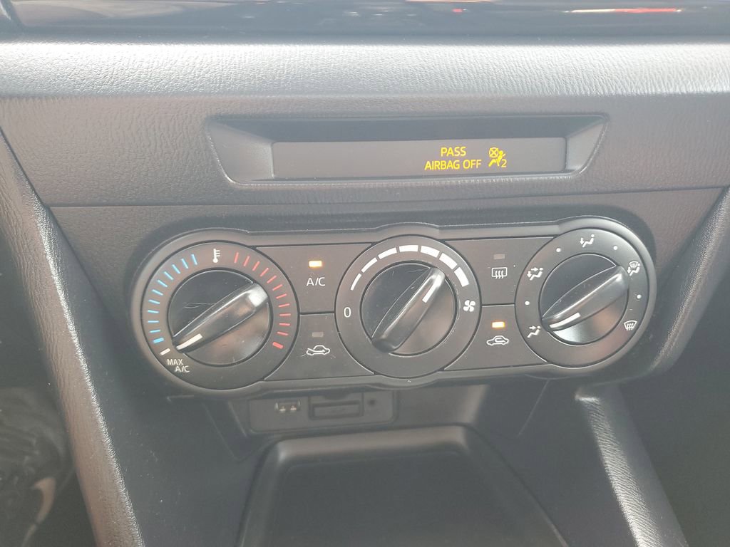 Used 2016 MAZDA MAZDA3 i Sport image 23