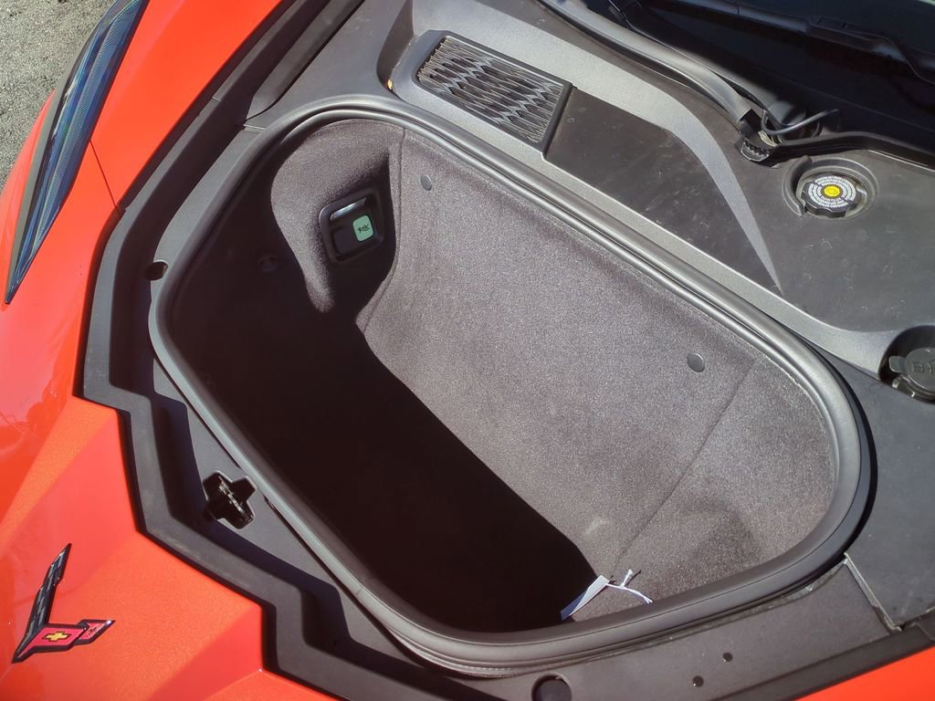 Used 2021 Chevrolet Corvette Stingray Coupe w/ Z51 Performance Package image 28