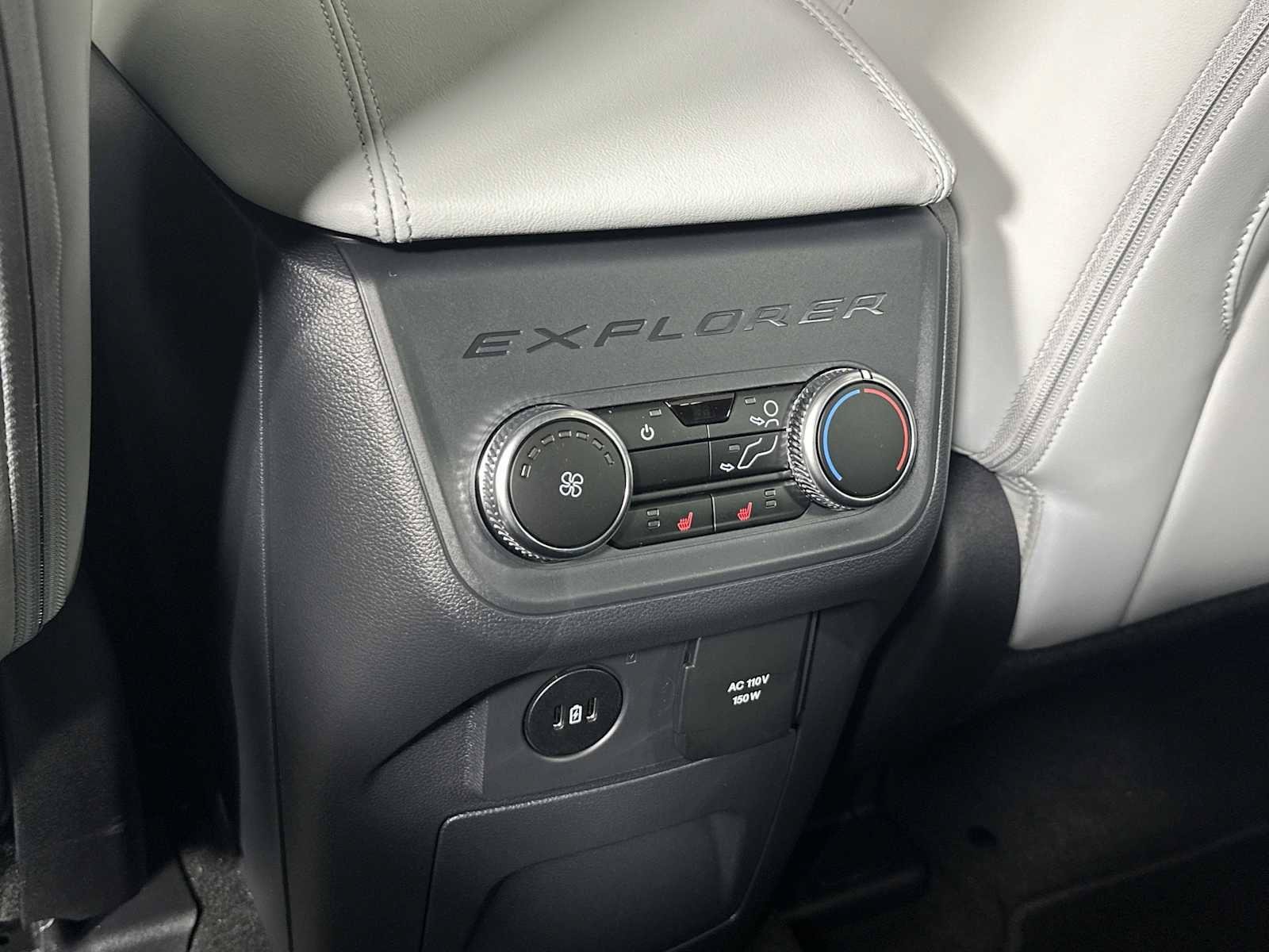 New 2026 Ford Explorer Platinum w/ LUX Leather Package AWD/4WD image 24