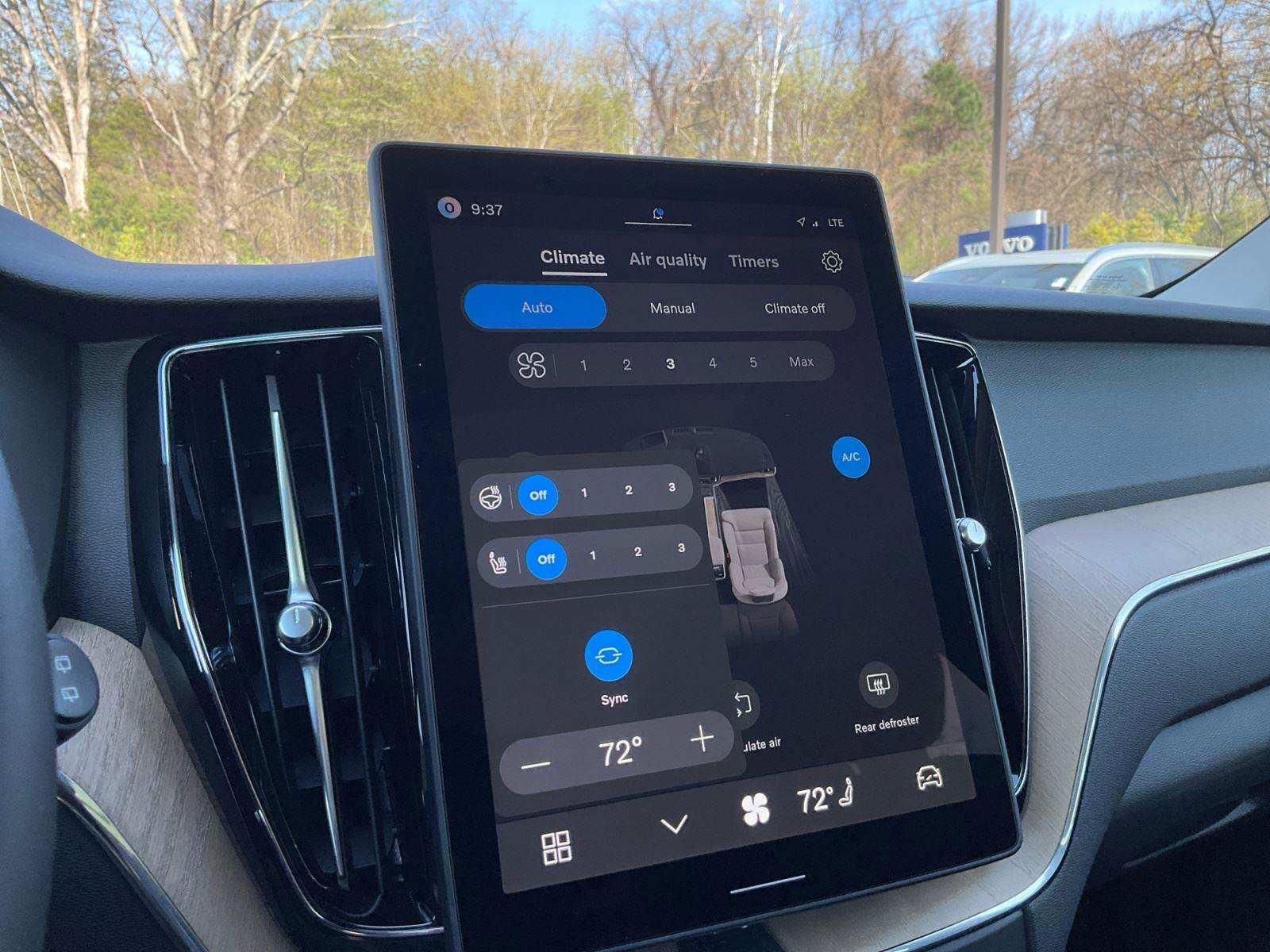 New 2026 Volvo XC60 B5 Plus w/ Protection Package Premier image 23