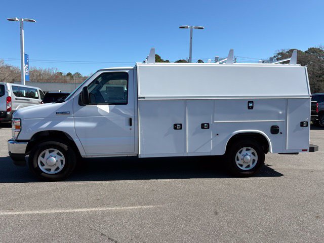 New 2025 Ford E-350 and Econoline 350 Super Duty w/ Power Equipment Group RWD image 2
