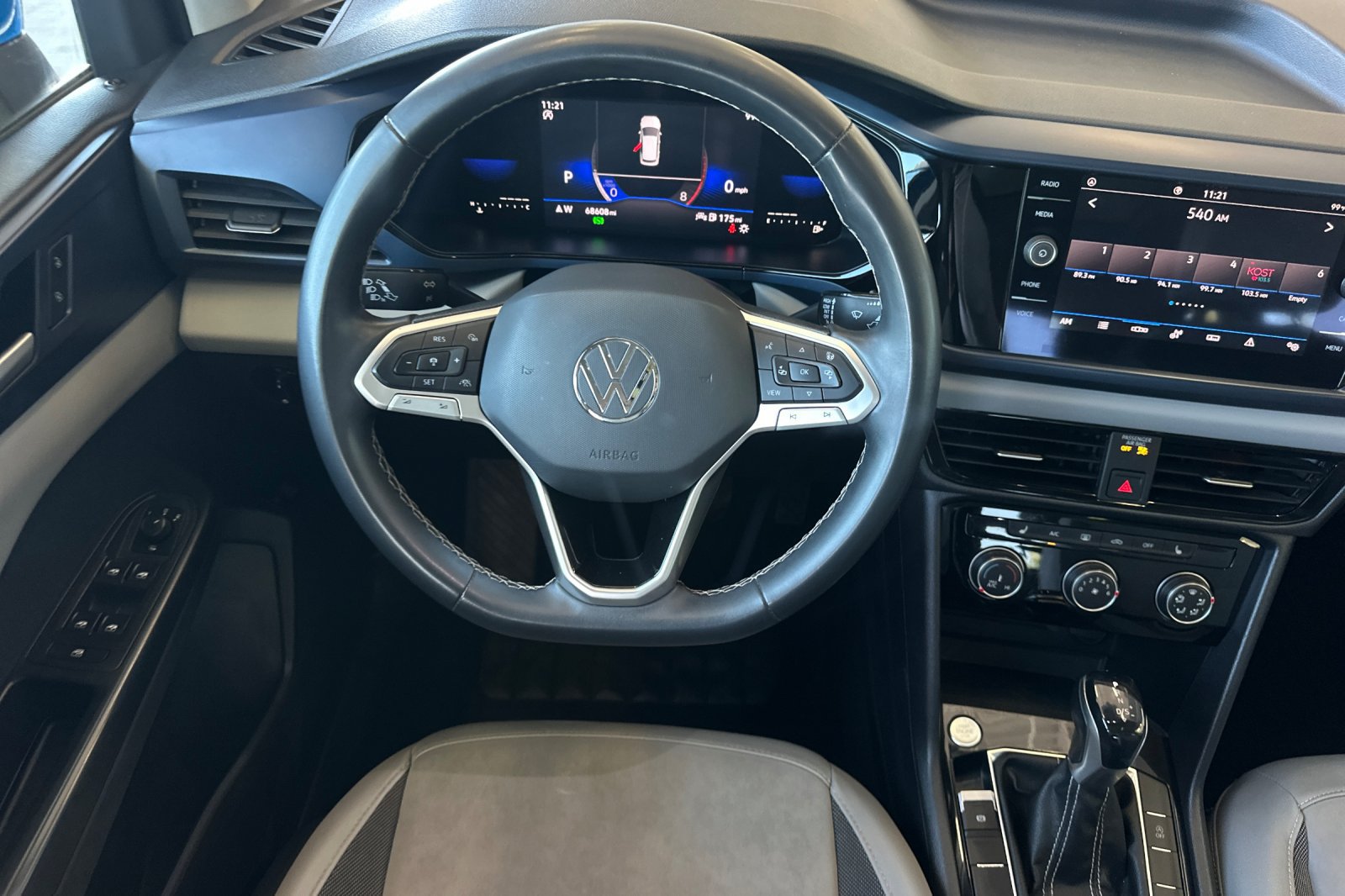 Used 2023 Volkswagen Taos SE FWD image 14