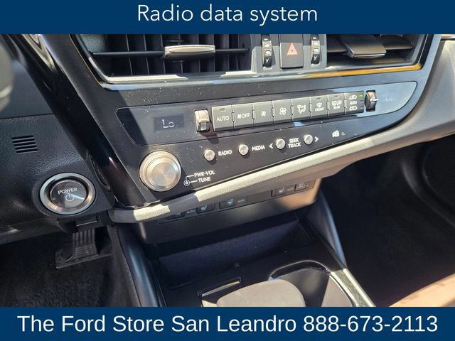 Used 2025 Lexus ES 300h w/ Premium Package FWD image 24