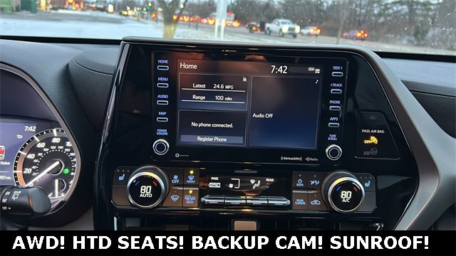 Used 2022 Toyota Highlander XLE image 17