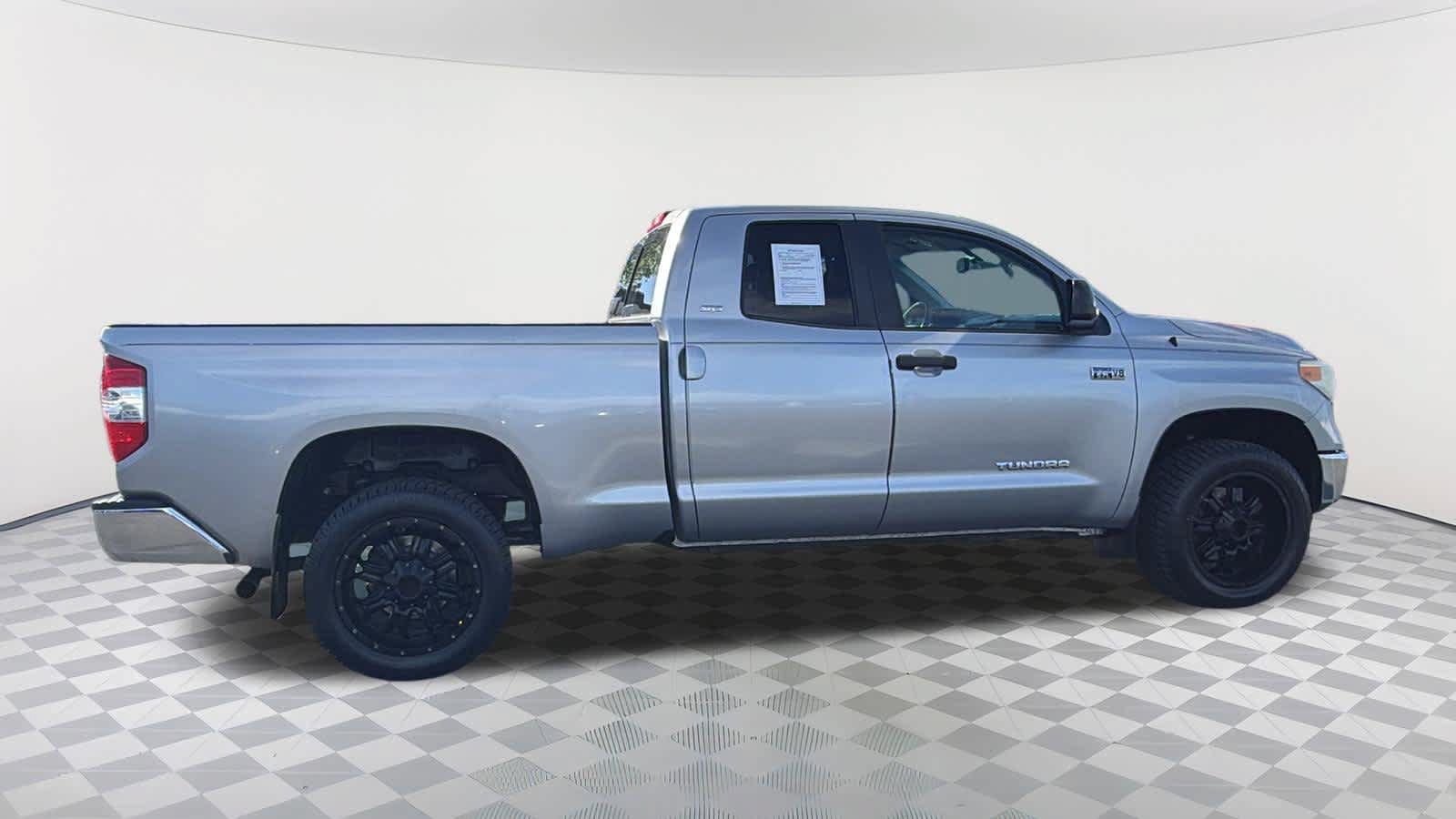 Used 2014 Toyota Tundra SR5 w/ SR5 Upgrade Package AWD/4WD image 4