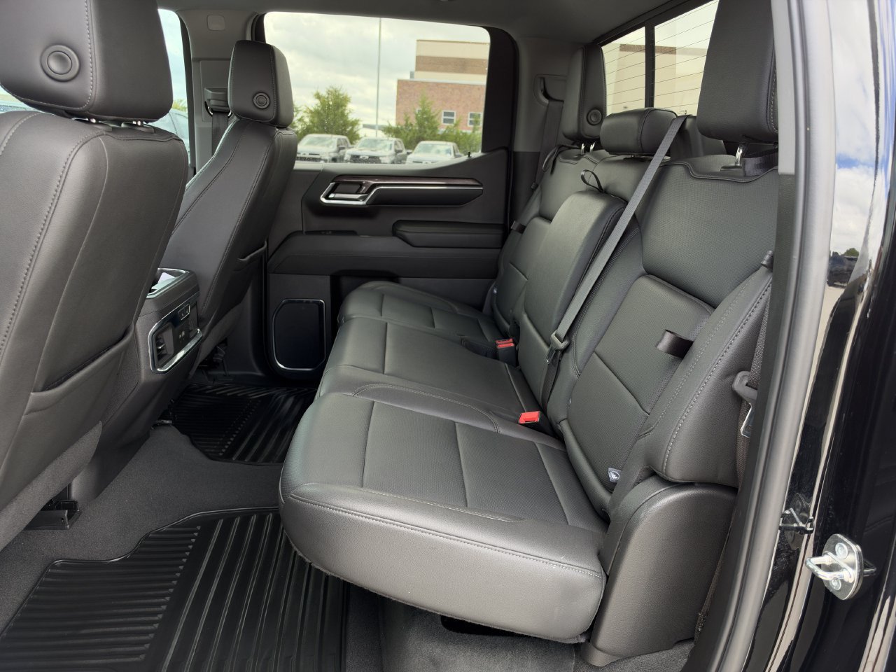 Used 2024 Chevrolet Silverado 1500 LTZ w/ Technology Package RWD image 27