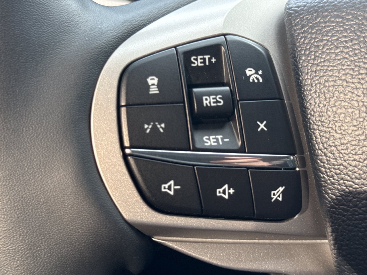 Used 2026 Ford Explorer Active w/ Active Comfort Package AWD/4WD image 28