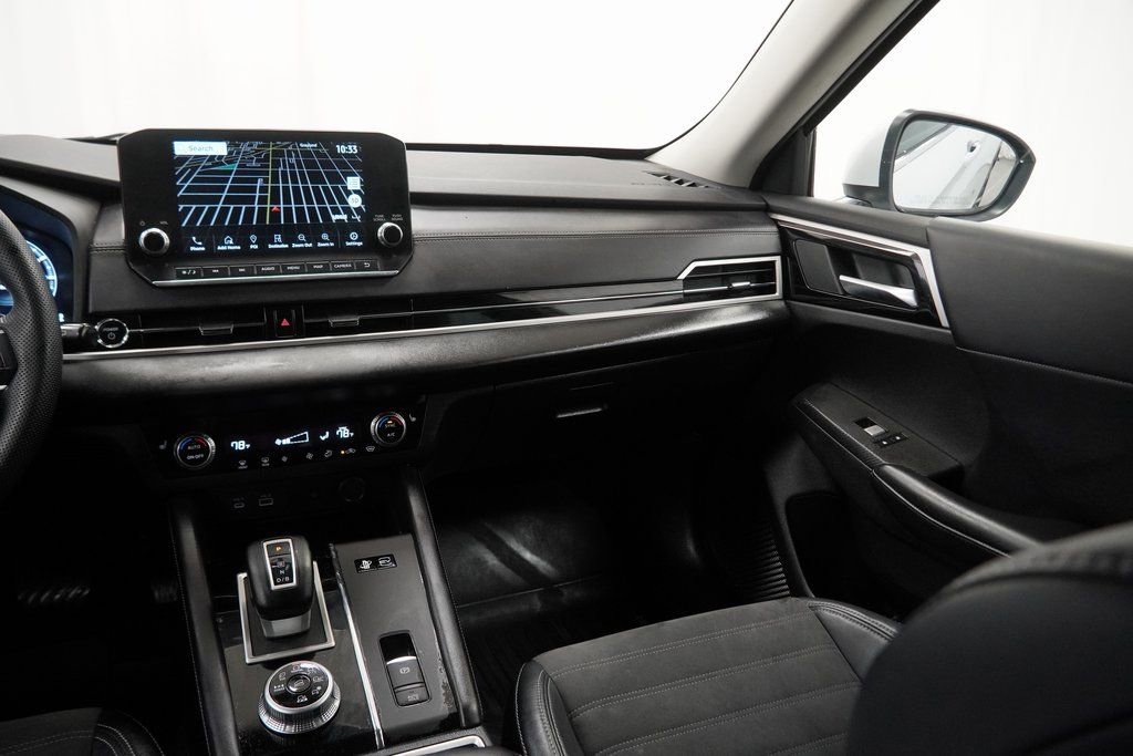 Used 2023 Mitsubishi Outlander SE image 28