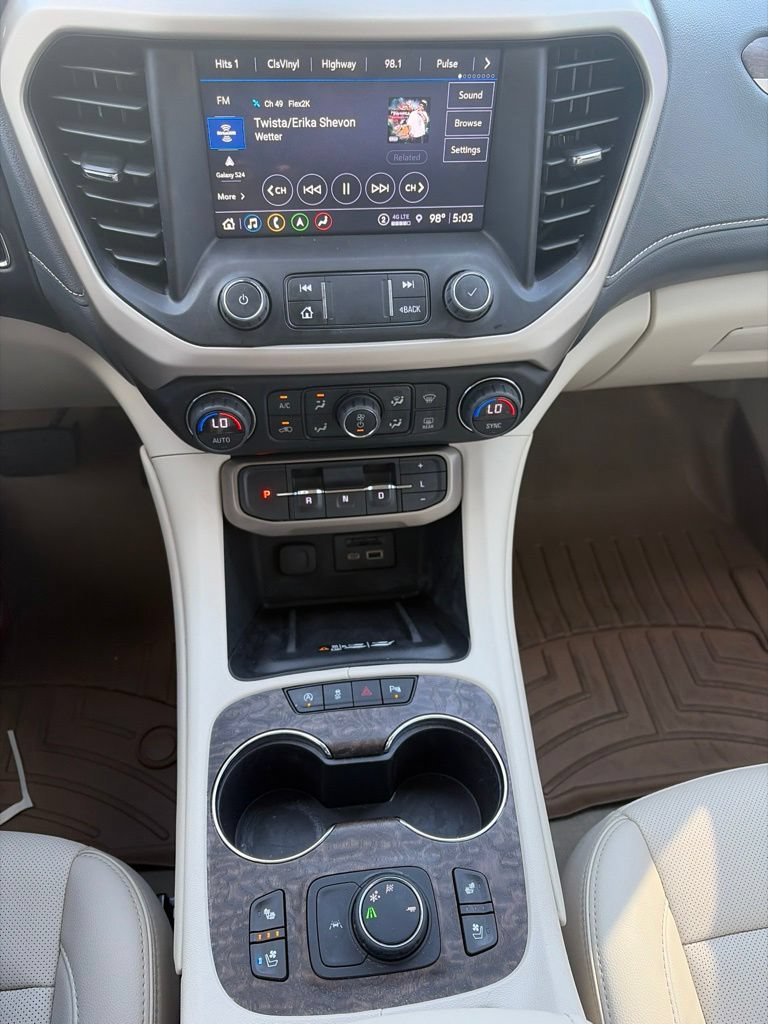 Used 2023 GMC Acadia Denali w/ Denali Ultimate Package FWD image 11