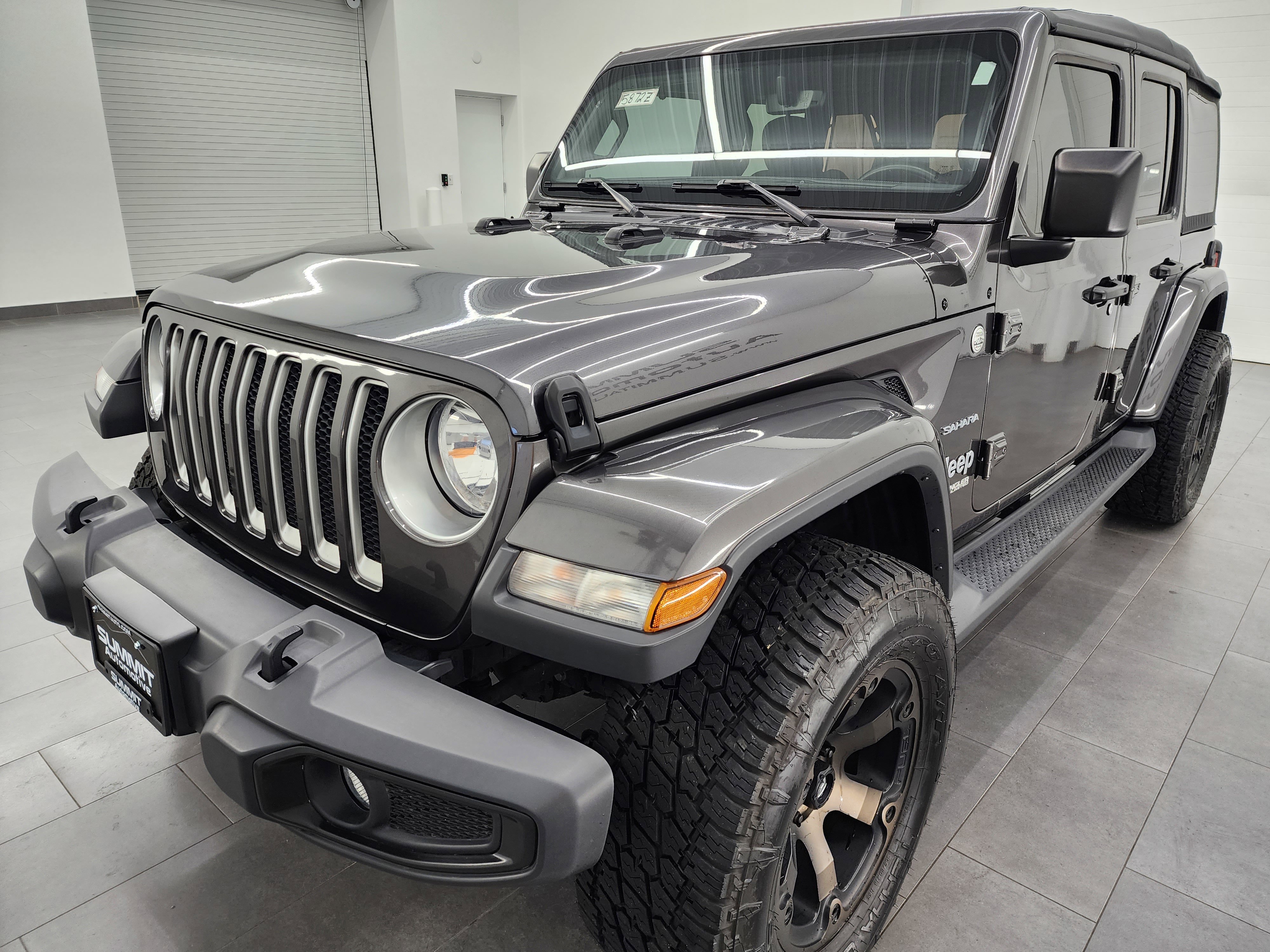 Used 2018 Jeep Wrangler Unlimited Sahara image 6