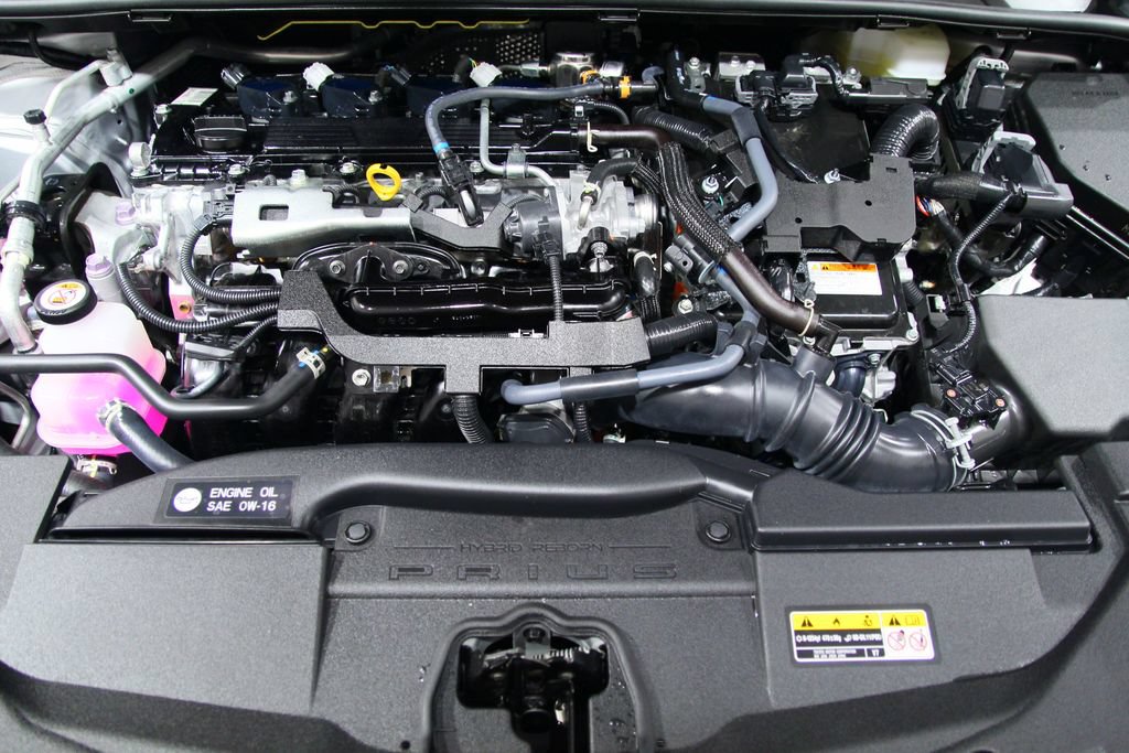 Used 2024 Toyota Prius XLE AWD/4WD image 29