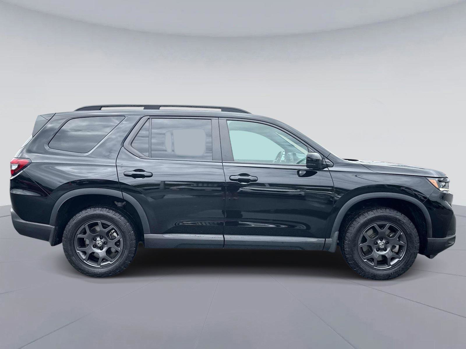 Certified 2023 Honda Pilot TrailSport image 2