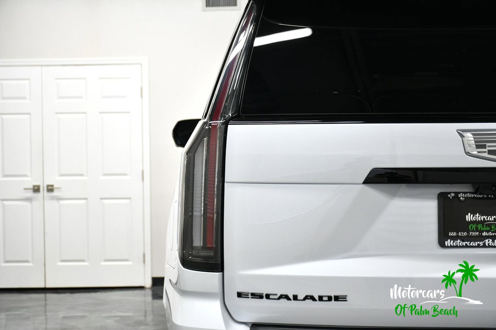 Used 2026 Cadillac Escalade V w/ LPO, ONYX Package image 8