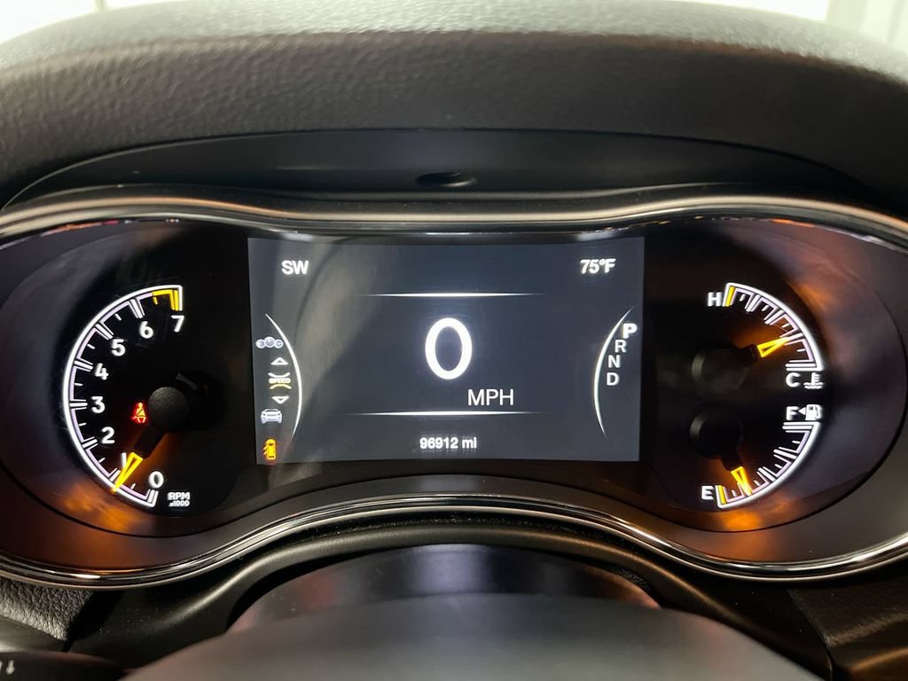 Used 2020 Jeep Grand Cherokee Altitude AWD/4WD image 12