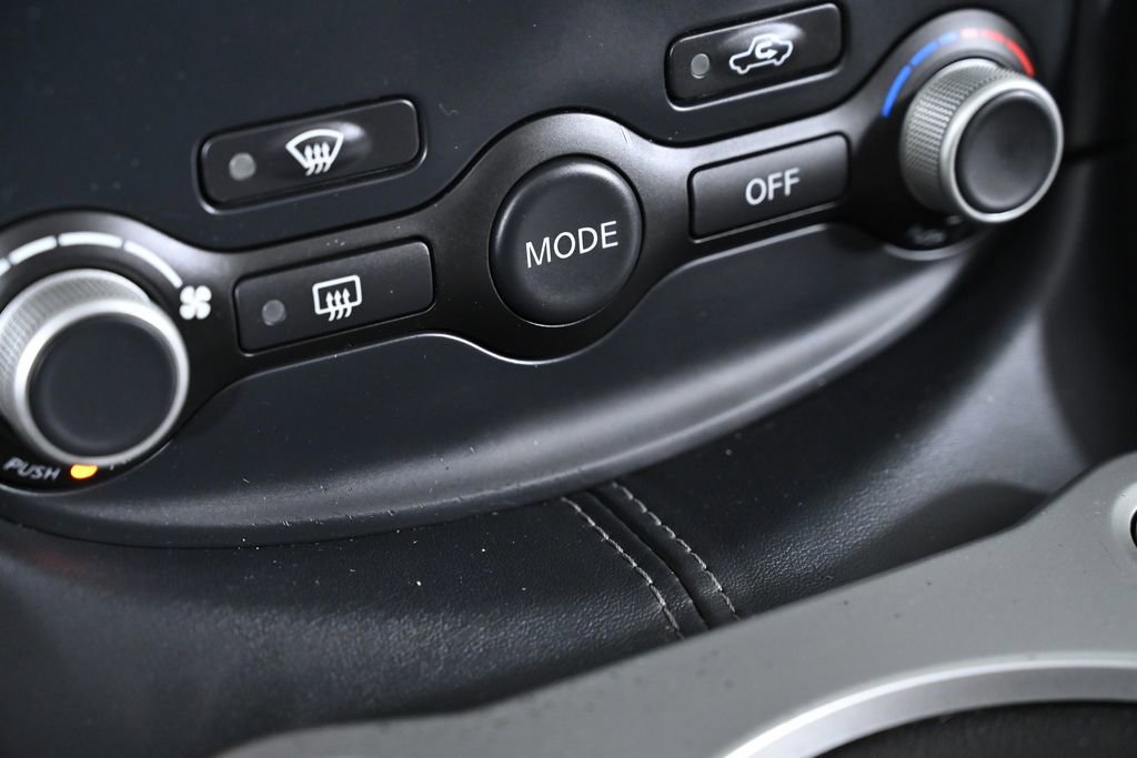 Used 2010 Nissan 370Z Touring w/ Sport Pkg image 24