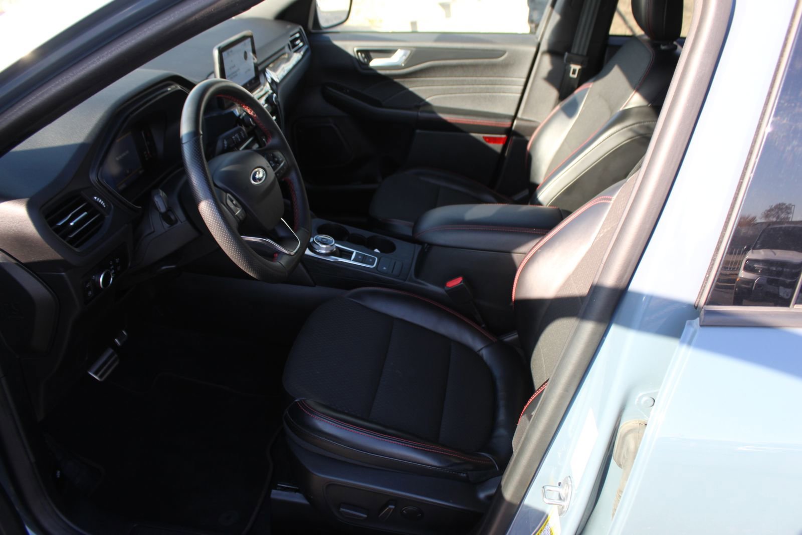 Used 2023 Ford Escape ST-Line w/ Equipment Group 301A image 19