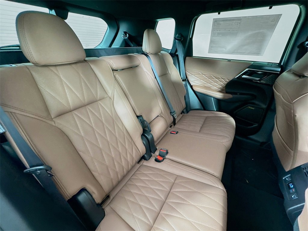 New 2025 Mitsubishi Outlander SEL image 30