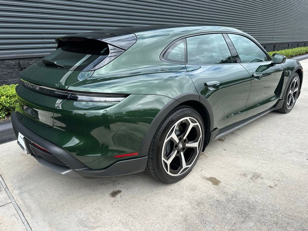 Used 2025 Porsche Taycan 4 Cross Turismo image 9