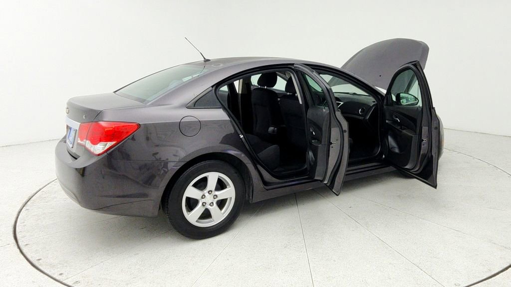 Used 2014 Chevrolet Cruze LT image 13
