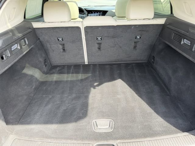 Used 2022 Buick Envision Avenir w/ Technology Package II image 46