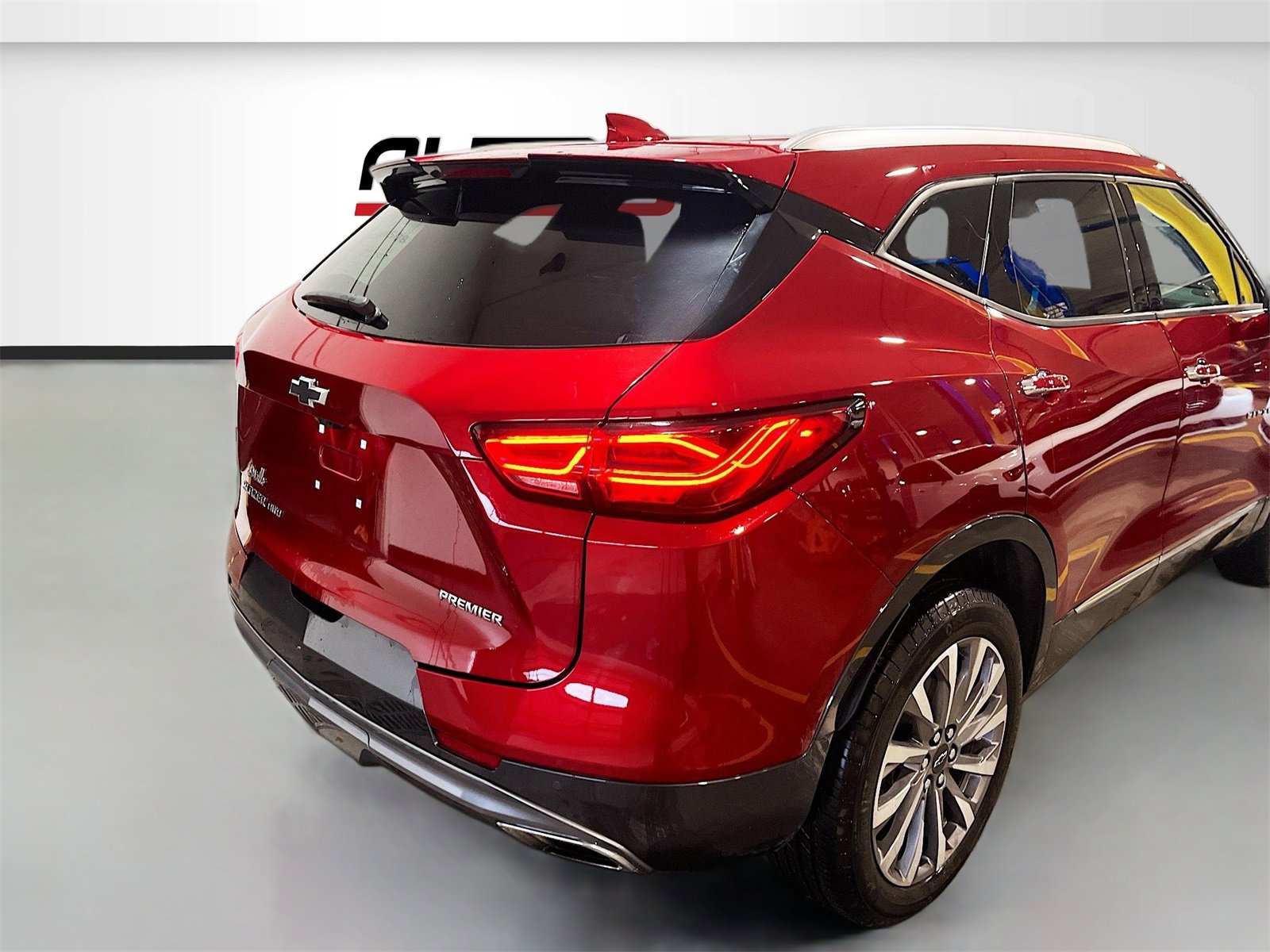 Used 2025 Chevrolet Blazer Premier w/ Driver Confidence II Package image 7