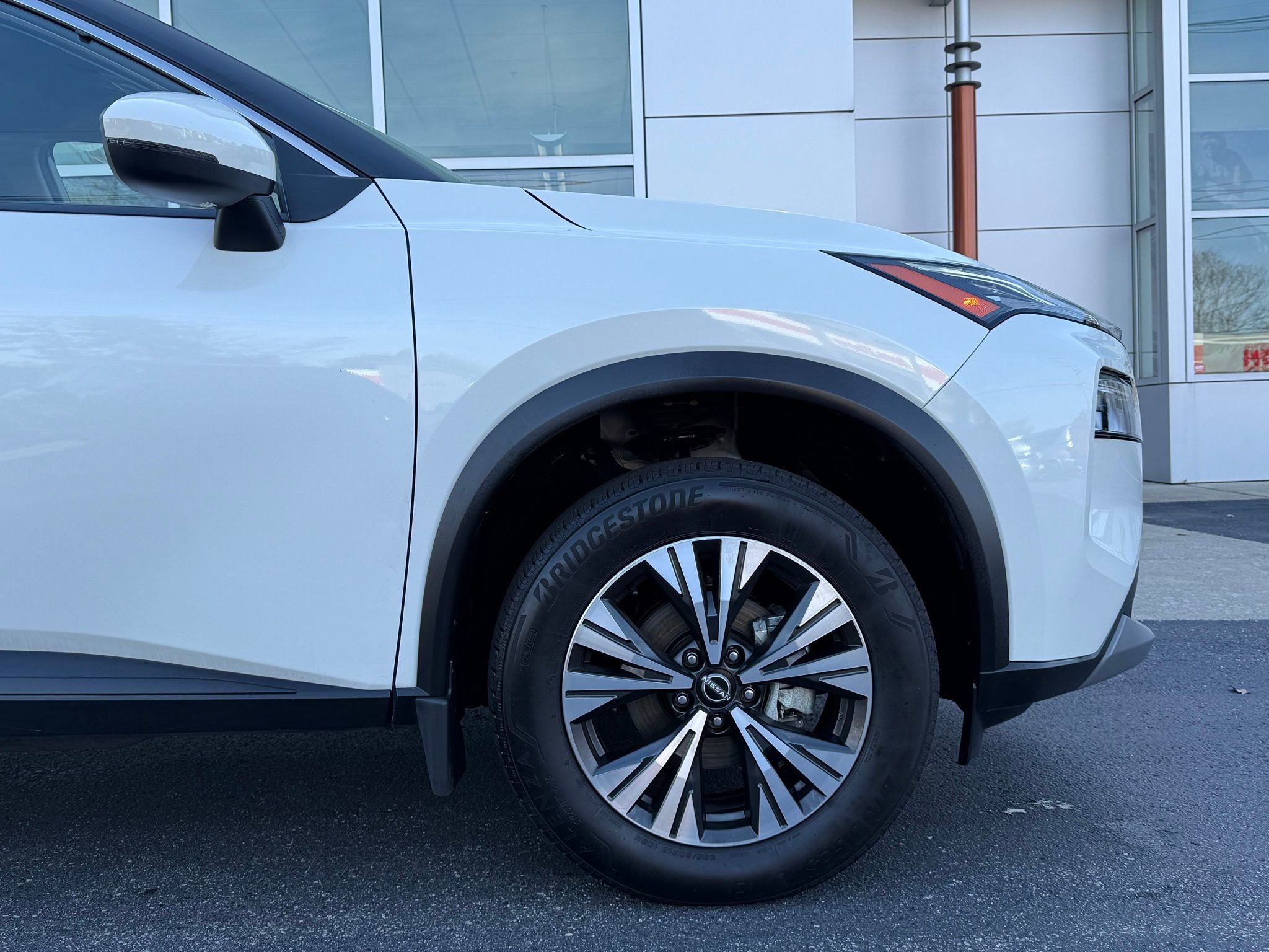 Used 2023 Nissan Rogue SV image 11