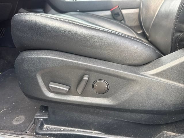 Used 2020 Ford Edge Titanium FWD image 13
