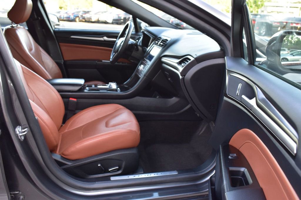 Used 2020 Ford Fusion Titanium image 17