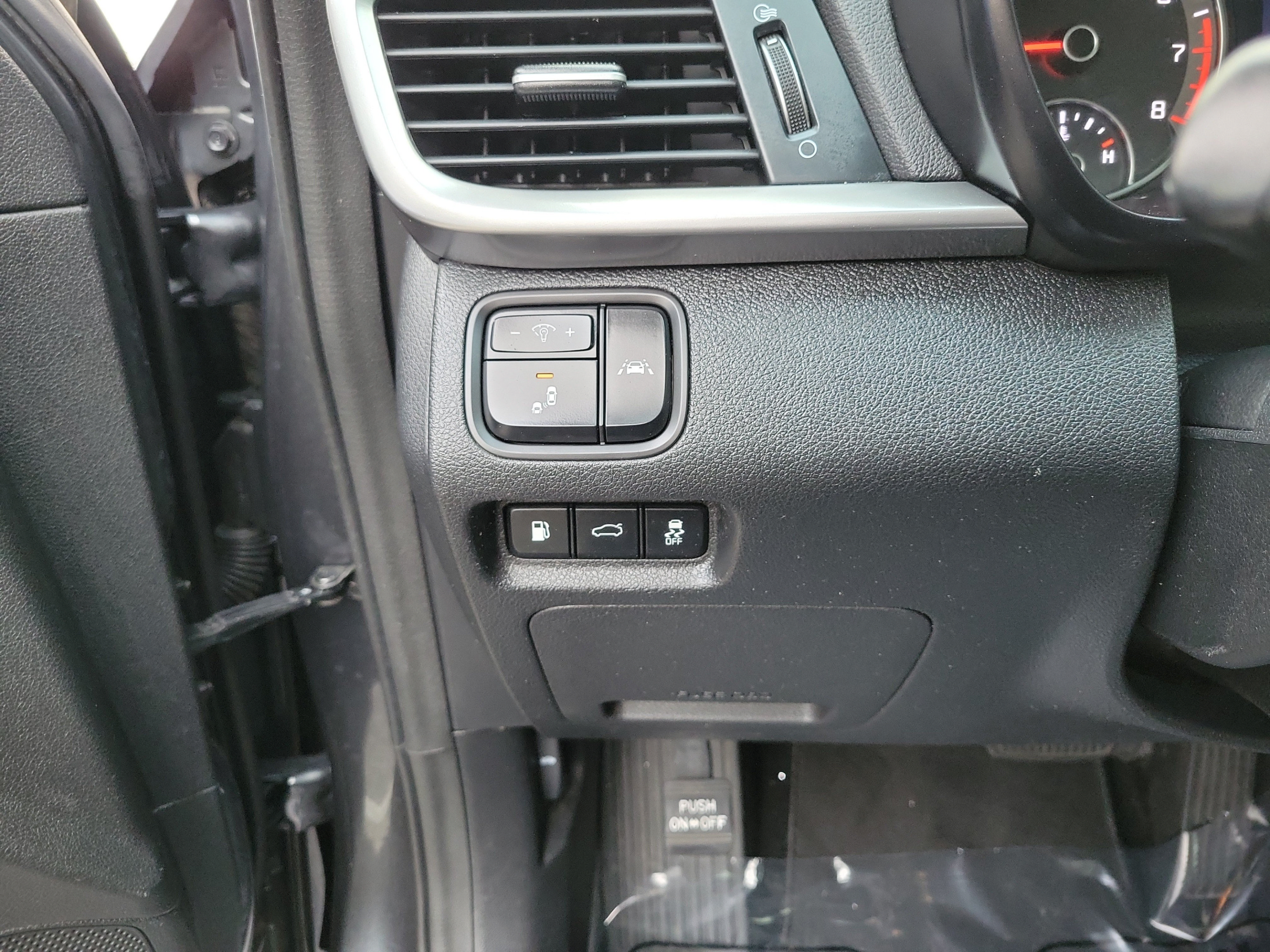 Used 2020 Kia Optima LX FWD image 25