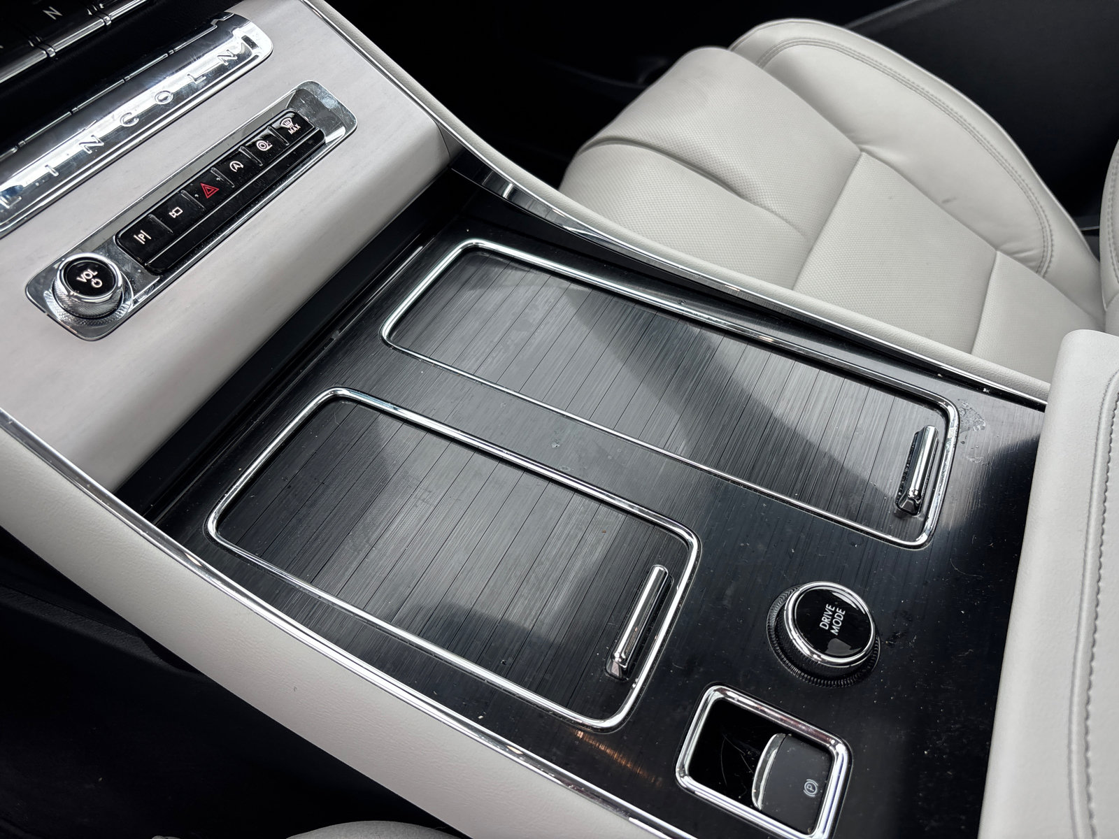 New 2026 Lincoln Aviator Reserve AWD/4WD image 23