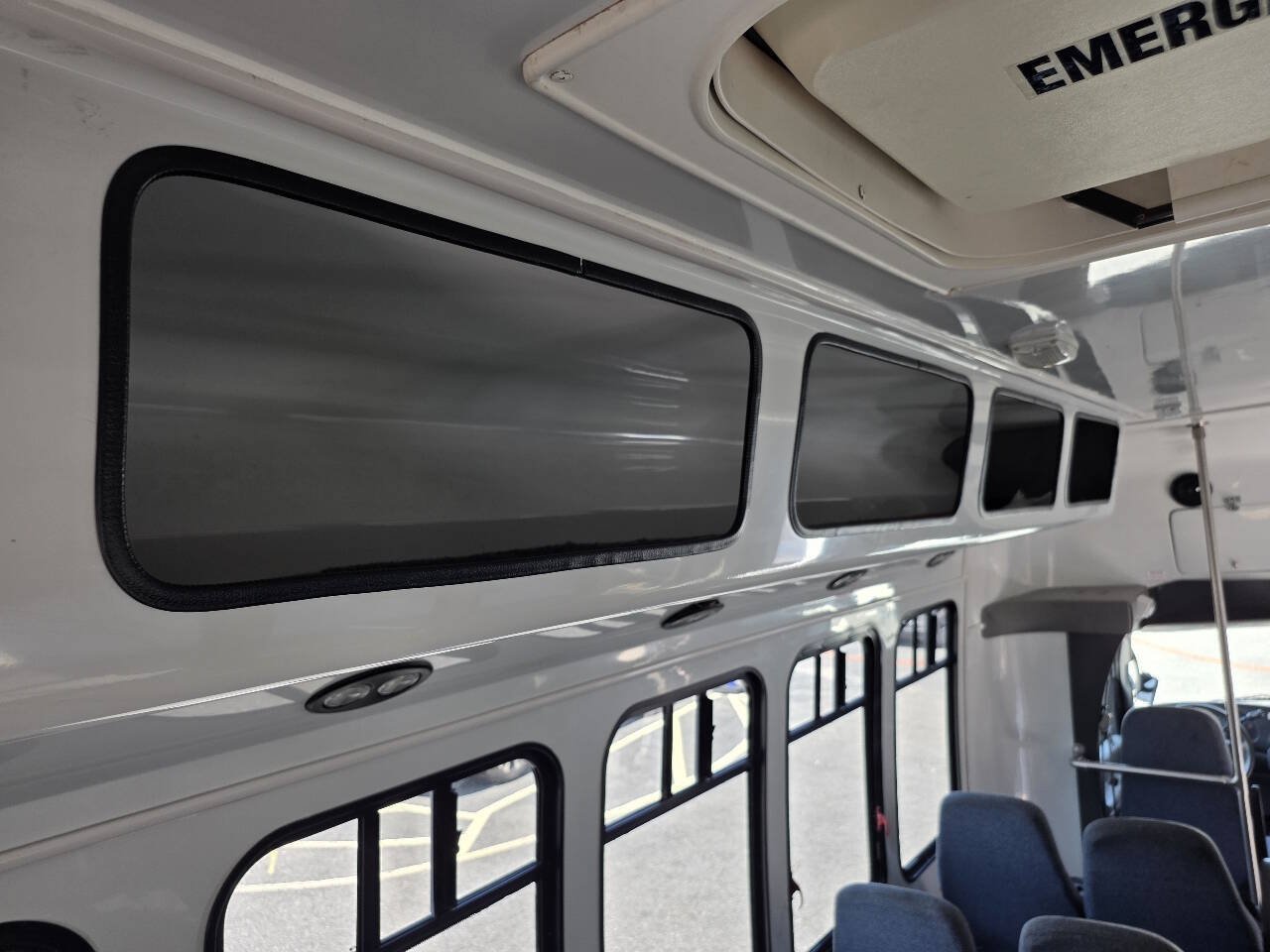 Used 2006 Ford E-450 and Econoline 450 RWD image 16