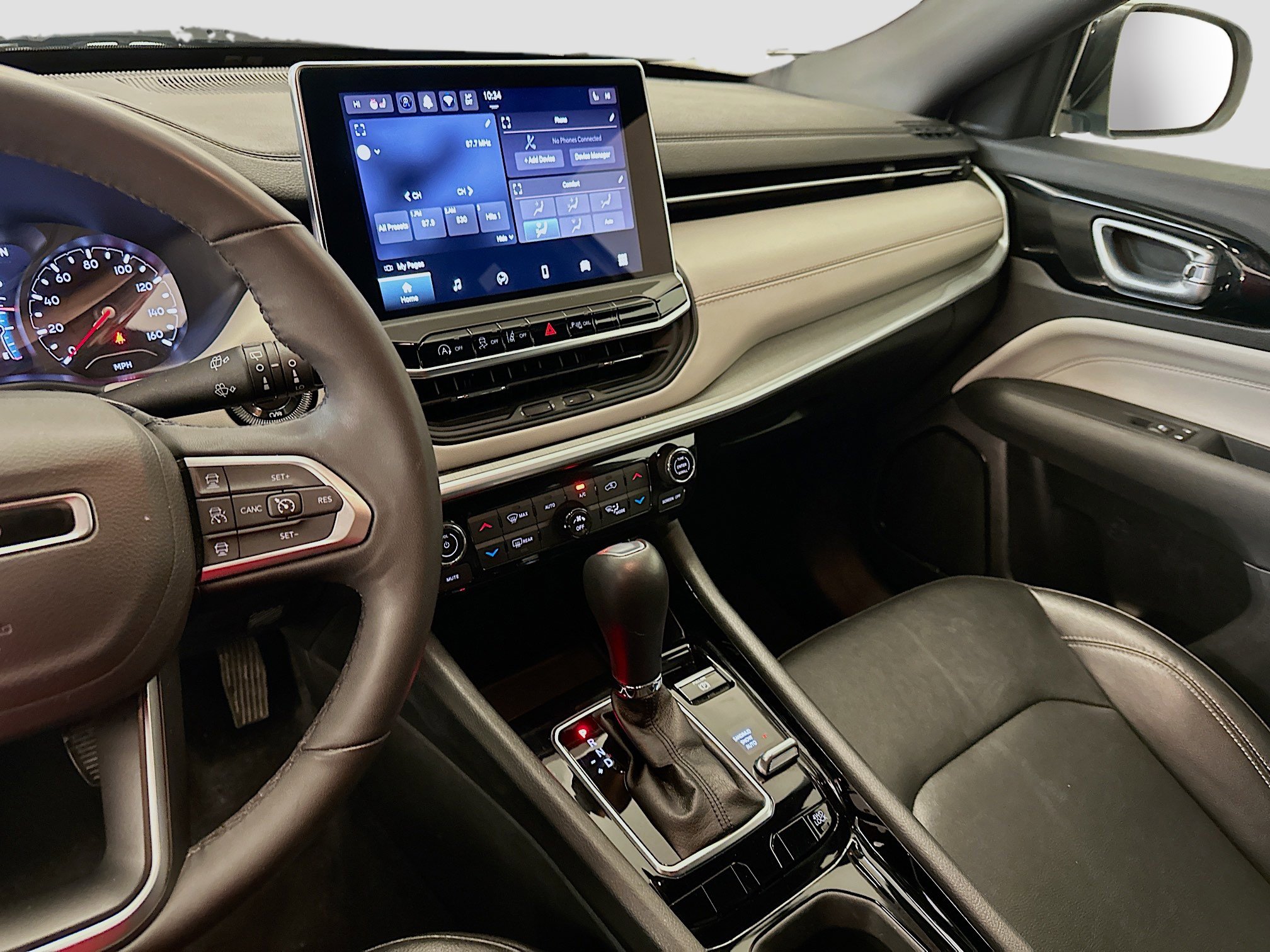 Used 2025 Jeep Compass Limited image 25