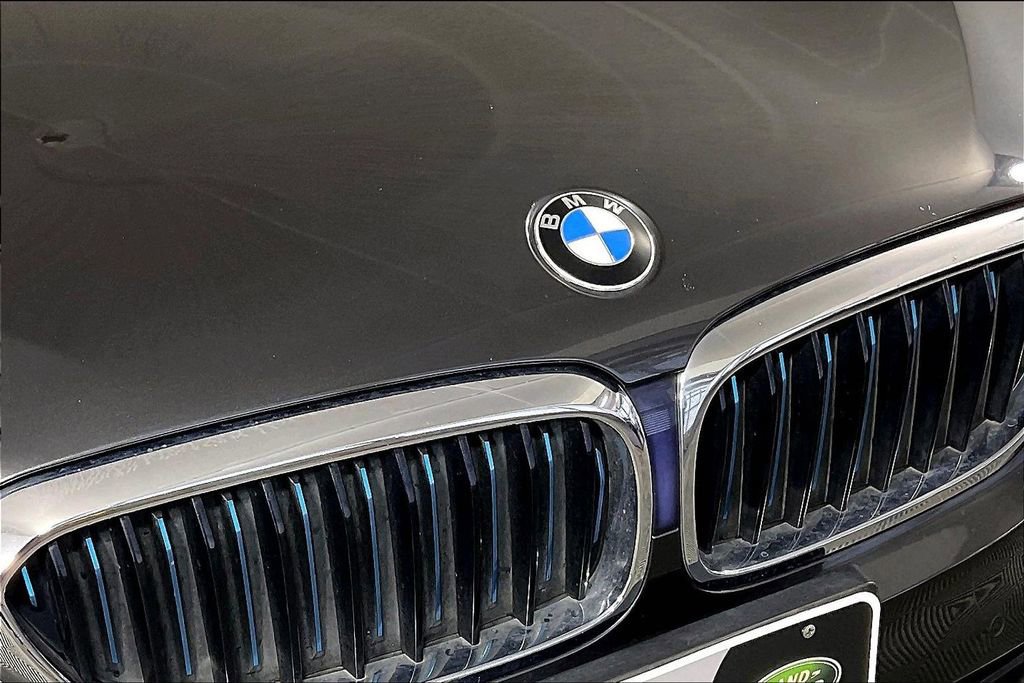 Used 2019 BMW 530e image 30