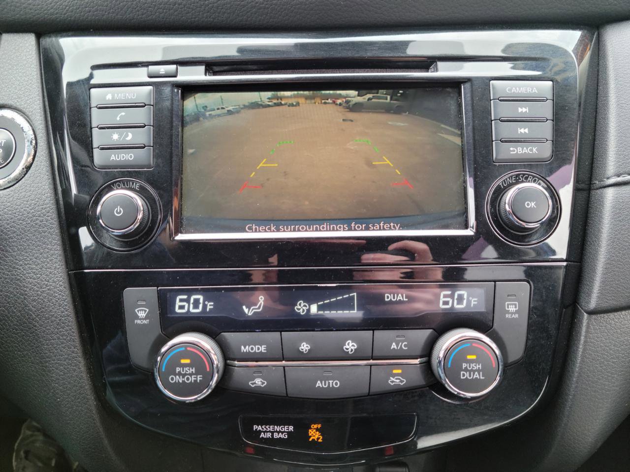 Used 2019 Nissan Rogue SV image 11