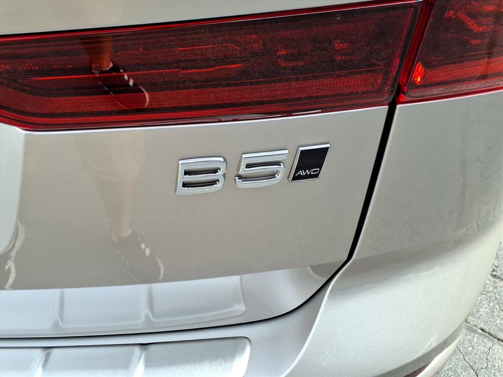 New 2026 Volvo XC60 B5 Plus w/ Protection Package Premier image 6