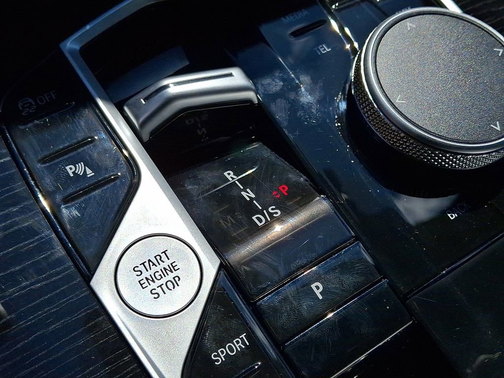 Used 2025 BMW X7 xDrive40i w/ M Sport Package image 17