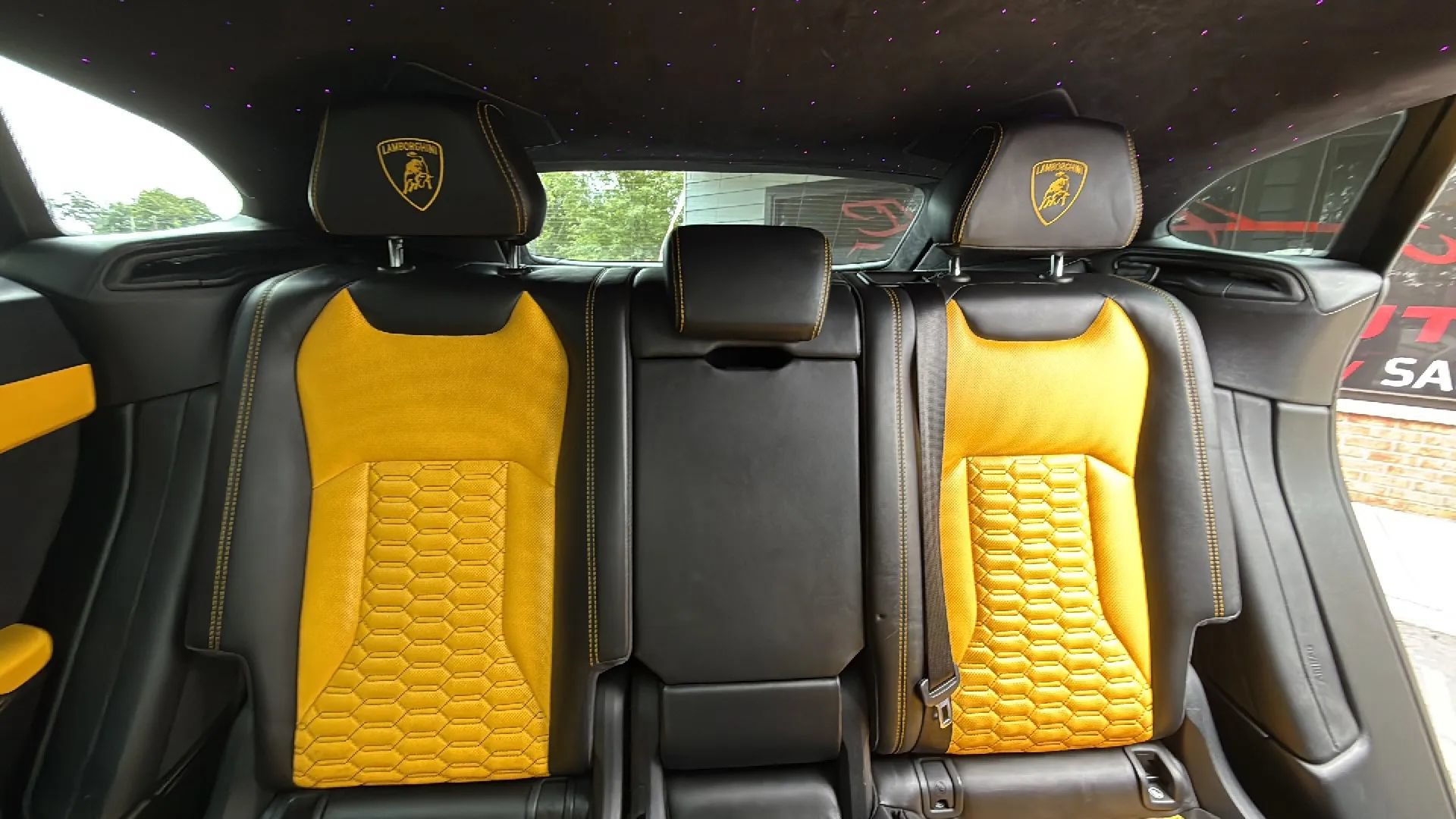 Used 2019 Lamborghini Urus AWD/4WD image 26