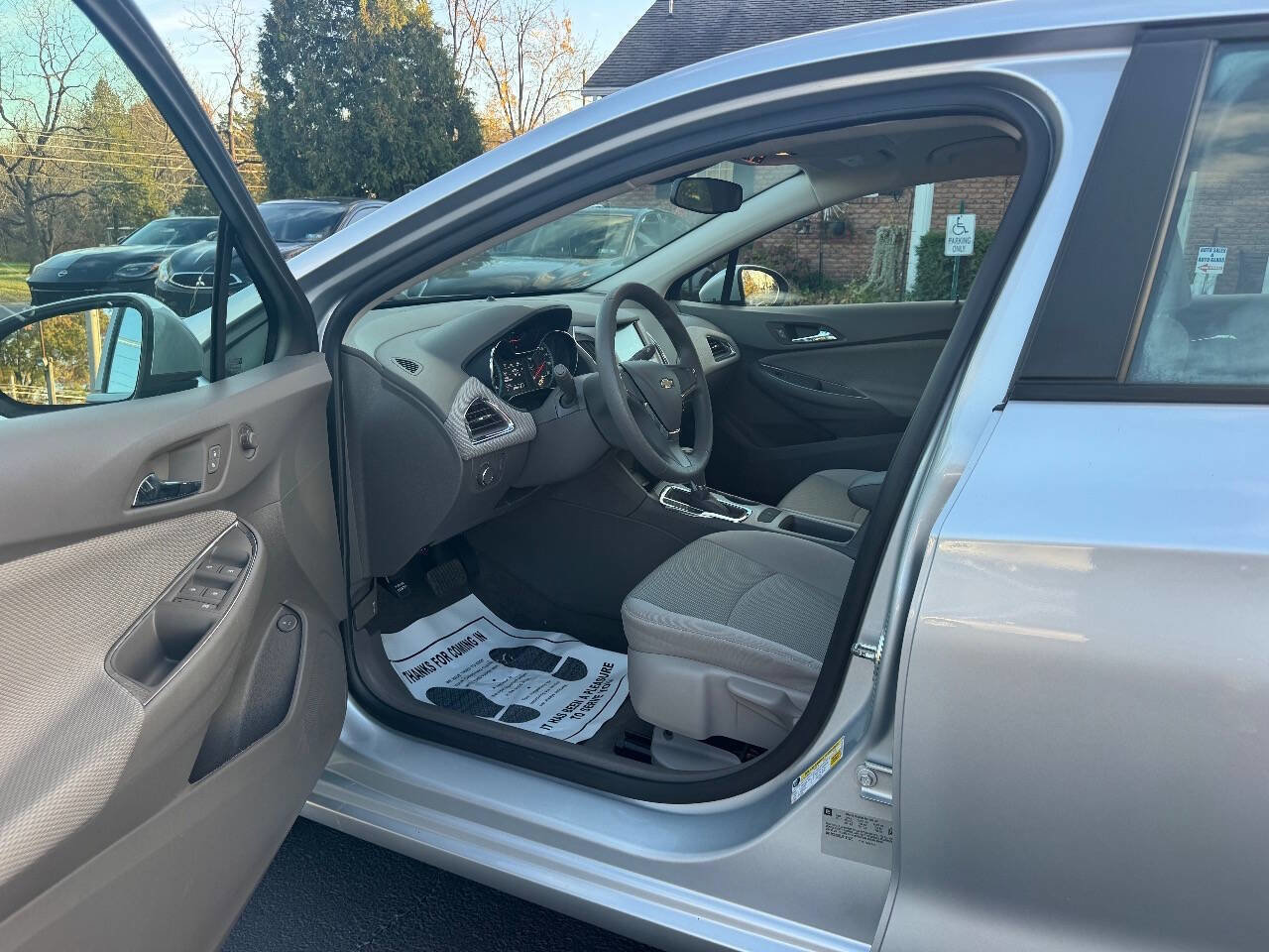 Used 2018 Chevrolet Cruze LS image 8