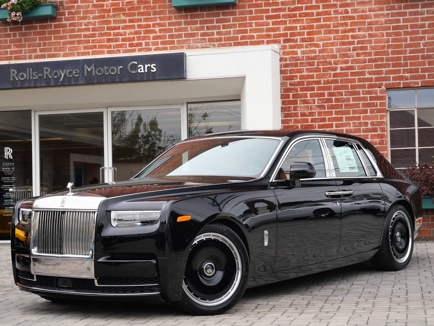 New 2027 Rolls-Royce Phantom Sedan
