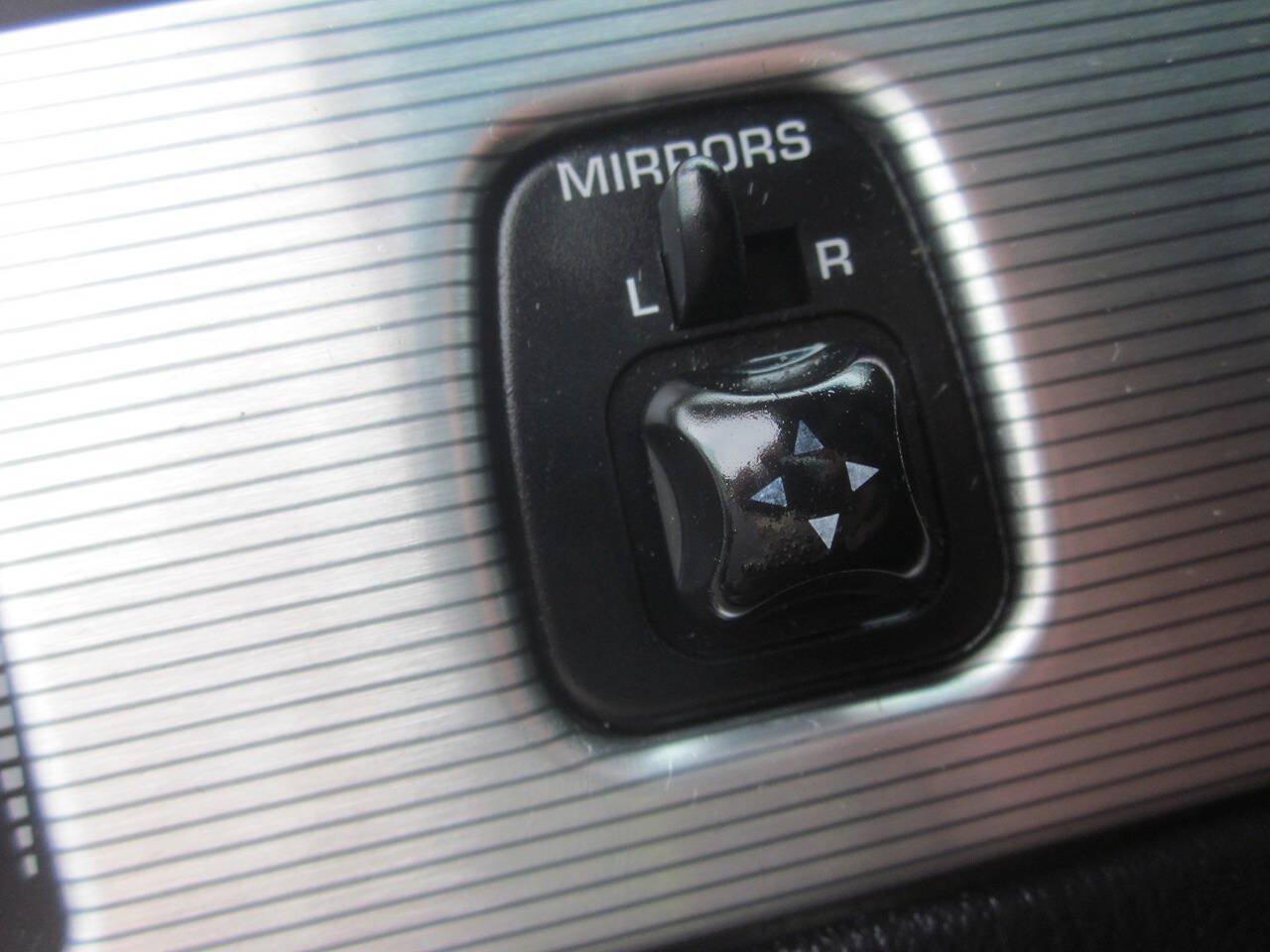 Used 2004 Ford Thunderbird RWD image 23