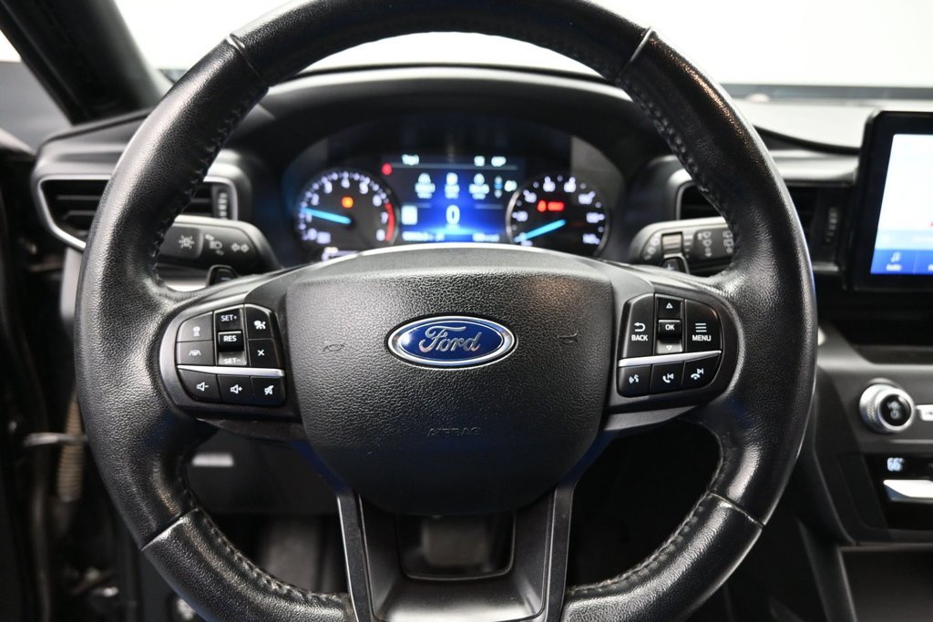 Used 2020 Ford Explorer XLT w/ Equipment Group 202A RWD image 14