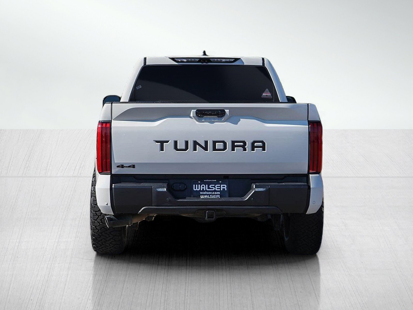 Used 2025 Toyota Tundra Limited AWD/4WD image 4