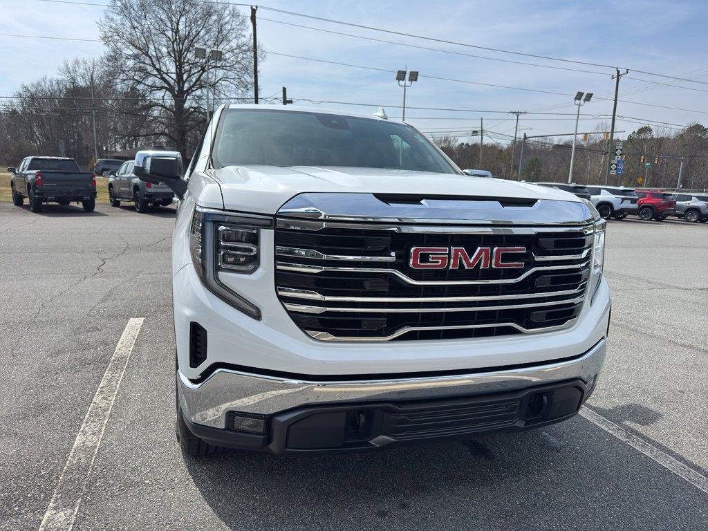 Used 2025 GMC Sierra 1500 SLT image 2